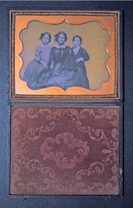 Familia campechana (ambrotipo, dAi??cada de 1870)