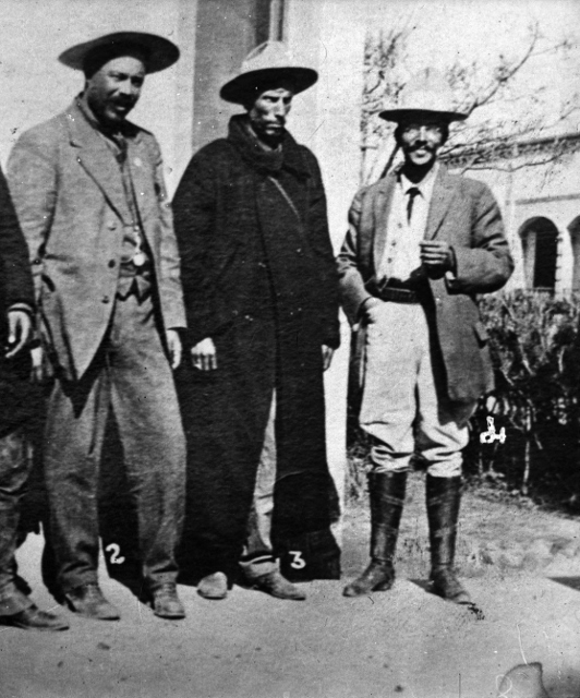 Pancho Villa, Toribio Ortega y Juan Medina - 68106 (532x640)
