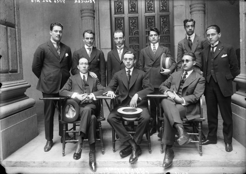 Carlos Pellicer, Daniel Cosío Villegas y otros miembros de la Federación Nacional de Estudiantes, 1921, inv. 5682. SINAFO, Secretaría de Cultura-INAH-Méx. Reproducción autorizada por el INAH.