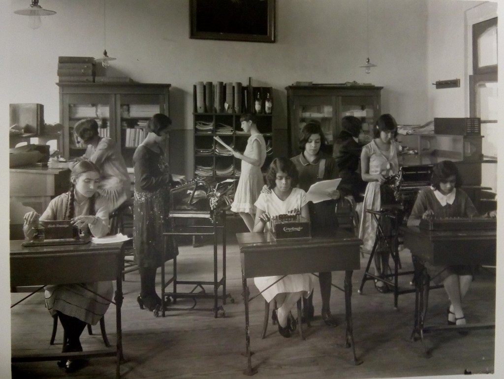 Lupercio Escuela Comercial Miguel Lerdo de Tejada